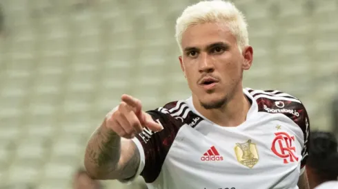 Jogador teria sido orientado pelo próprio Flamengo a procurar o cirurgião | Crédito: Kely Pereira/AGIF