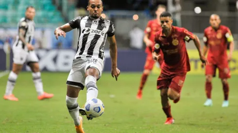 Bahia e Ceará empataram por 1 a 1 (Foto: Jhony Pinho/AGIF)