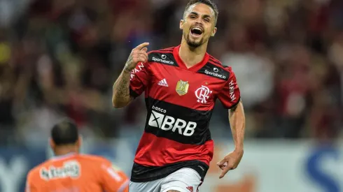 Com gol de Michael, Flamengo derrota o Atlético-MG (Foto: Thiago Ribeiro/AGIF)