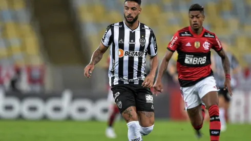 Nathan Silva tomou o terceiro cartão amarelo na partida contra o Flamengo