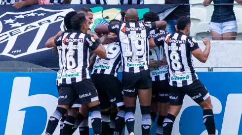 Ceará tem jogador expulso ainda no primeiro tempo, mas vence o Fluminense (Foto: Pedro Chaves/AGIF)