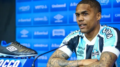 Douglas Costa falou sobre seu futuro no Grêmio
