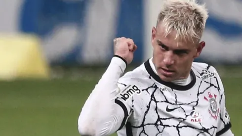 Róger Guedes marcou o gol da vitória do Corinthians no último minuto (Foto: Ettore Chiereguini/AGIF)