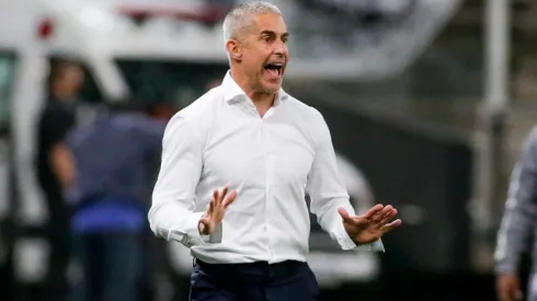 Foto: Rodrigo Coca/Agência Corinthians/Divulgação - Sylvinho: minimizou críticas