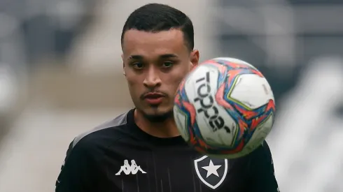 Foto: Vitor Silva/Botafogo - Luiz Henrique deve ganhar nova chance no time titular diante do Confiança