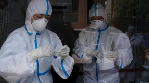 China pede para a população estocar comida após novo surto de Covid