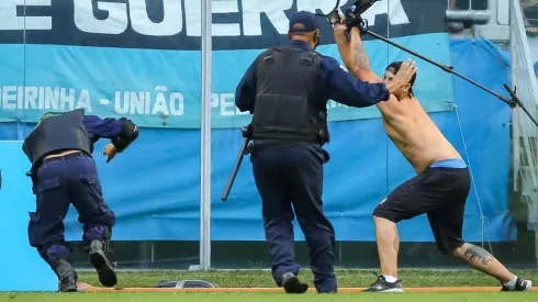 Foto: Pedro H. Tesch/AGIF - A invasão aconteceu após o encerramento da partida contra o Palmeiras