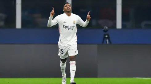 Foto: Valerio Pennicino/Getty Images | Rodrygo 'inspira' Real Madrid a buscar joia do Santos