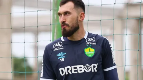 Cuiabá x Chapecoense; prognósticos dessa partida da 31ª rodada onde o goleiro Walter deve defender o gol do Douradão (Foto: AssCom Dourado)
