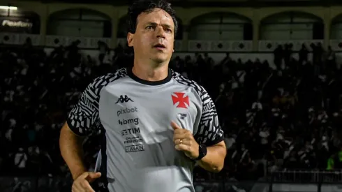 Fernando Diniz promoveu alterações no Vasco para o confronto contra o Guarani (Foto: Thiago Ribeiro/AGIF)