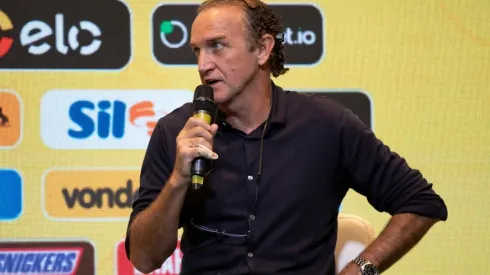 Foto: Lucas Figueiredo/CBF - Cuca virou centro das atenções em sorteio na CBF com