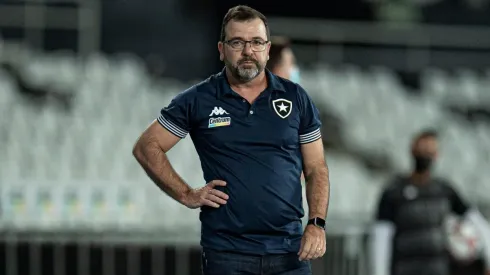 Foto: Jorge Rodrigues/AGIF – A equipe de Enderson Moreira está na vice-liderança da competição