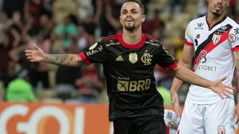 Michael deve ser titular no duelo contra a Chapecoense | Crédito: Alexandre Vidal/ CRF