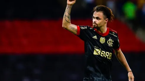 Michael garantiu vitória do Flamengo por 2 x 0 contra ATlético-GO | Crédito: Marcelo Cortes / CRF