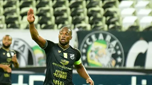 Foto: Kely Pereira/AGIF – Luiz Otávio pode seguir no Ceará em 2022