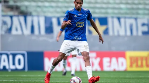 Adriano, volante do Cruzeiro