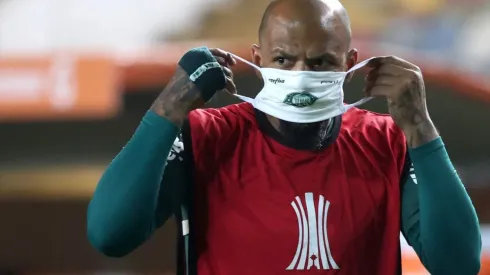 Foto: Raul Sifuentes/Getty Images - Felipe Melo corria riscos de ficar fora da final da Libertadores por problemas no Uruguai