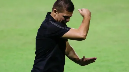 Humberto Louzer pode ser o novo técnico da Chapecoense (Foto: Rafael Vieira/AGIF)
