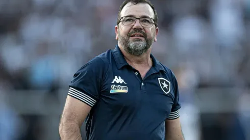 Enderson Moreira, treinador do Botafogo (Foto: Jorge Rodrigues/AGIF)