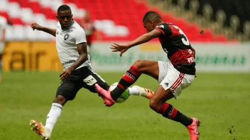 Foto: Andre Coelho/Getty Images | Benevenuto expõe pior momento no Botafogo