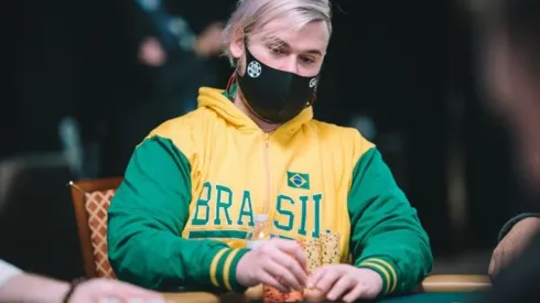 Anthony Barranqueiros chegou perto da mesa final (Foto: Hayley Hochstetler/PokerNews)