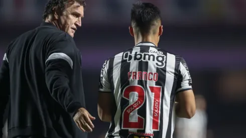 Foto: Pedro Souza/Atlético – Cuca não vem usando Alan Franco