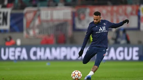 Neymar deve ficar no banco de reservas do PSG (Foto: Stuart Franklin/Getty Images)