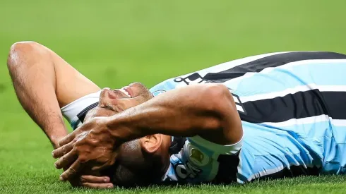 Foto: Pedro H. Tesch/AGIF - Grêmio está em situação delicada e precisa vencer quatro dos seis jogos restantes