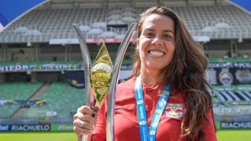 Foto: Divulgação / Red Bull Bragantino | Camilla aceitou a proposta da Federação de Futebol Árabe
