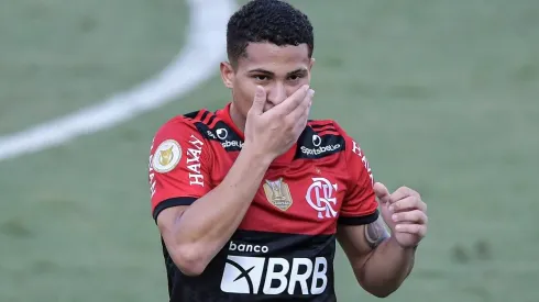 Foto: Thiago Ribeiro/AGIF – João Gomes é atualmente reserva no Flamengo
