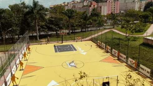 Free Fire reforma quadra de basquete em São Paulo para celebrar Dia do Booyah