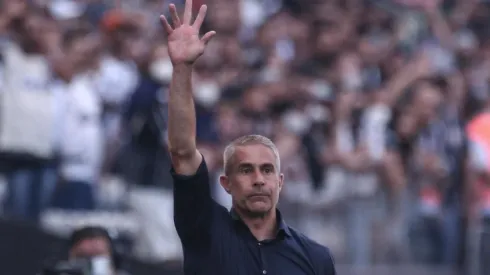 Sylvinho, técnico do Corinthians (Foto: Ettore Chiereguini/AGIF)