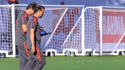 Maurício Souza volta a assumir o Flamengo interinamente e escala a equipe para confronto contra o Ceará (Foto: Marcelo Cortes / Flamengo)