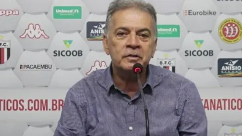 Foto: José Bazzo/Agência Botafogo – Paulo Pelaipe não vem tendo boas referências no Botafogo-SP para o Grêmio, onde tem sondagem para 2022