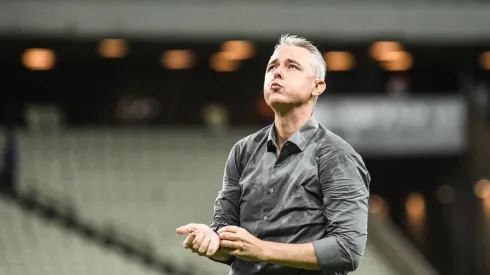 Foto: Kely Pereira/AGIF | Tiago Nunes vê peça-chave do elenco do Vozão na mira do Flamengo