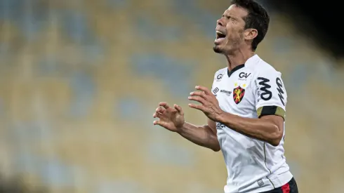 Foto: Jorge Rodrigues/AGIF - Hernanes tem futuro indefinido no Sport