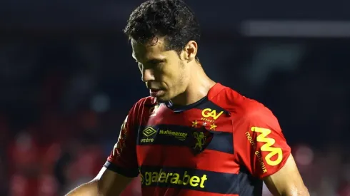 Foto: (Marcello Zambrana/AGIF) – Hernanes é um dos desfalques do Sport para o duelo contra a Chape