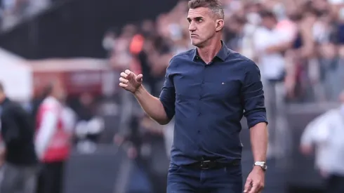 Foto: (Ettore Chiereguini/AGIF) - Vagner Mancini garante que o Grêmio não 'jogou a toalha'