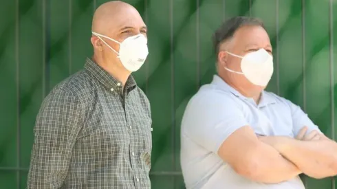 (Foto: Cesar Greco/Palmeiras) - Barros ao lado de Galiotte