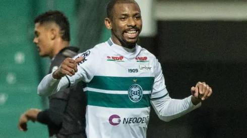 Foto: Robson Mafra/AGIF - Waguininho: não renovou contrato e se despediu do Coxa