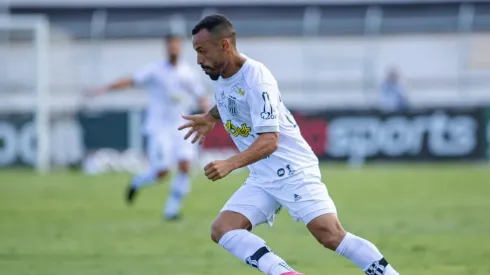 Moisés, da Ponte Preta (Foto: Diogo Reis/AGIF)