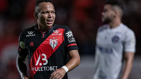 Janderson, do Atlético-GO (Foto: Heber Gomes/AGIF)