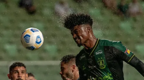Eduardo Bauermann, jogador do América-MG (Foto: Alessandra Torres/AGIF)
