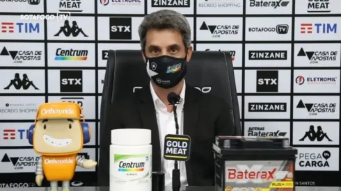 Foto: Reprodução Botafogo TV/YouTube | Freeland é avisado sobre prazo para Botafogo investir em destaque da Série B