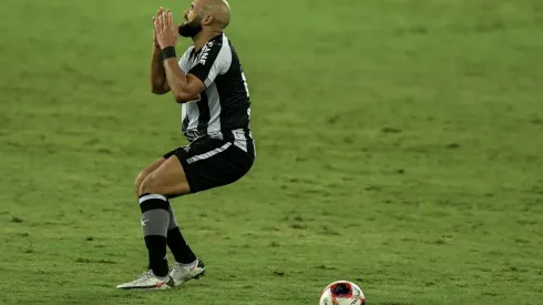 Foto: Thiago Ribeiro/AGIF - Zé Welison foi relacionado em possível volta ao Botafogo