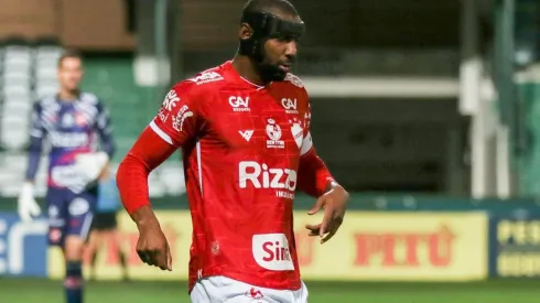 Foto: (Robson Mafra/AGIF) – Rafael Donato renovou seu contrato com o Vila Nova