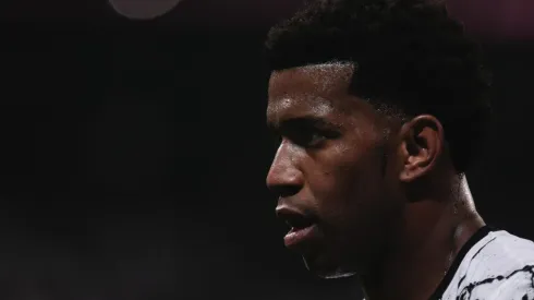 Gil, zagueiro do Corinthians (Foto: Ettore Chiereguini/AGIF)