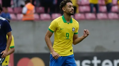 Foto: Paulo Paiva/AGIF - Matheus Cunha em ação pela Seleção Brasileira