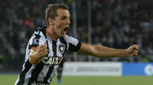 Foto: Armando Paiva/AGIF | Montillo oferece '9' ao Botafogo