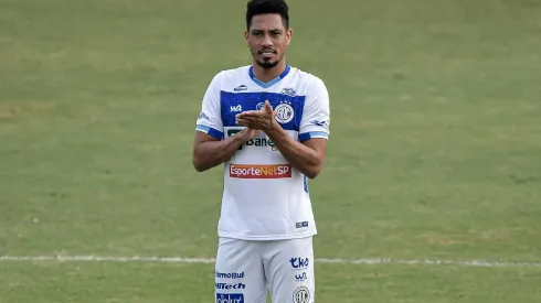 Foto: (Thiago Ribeiro/AGIF) - Hernane Brocador está de saída do Confiança